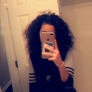 Meet your Posher, Aniya